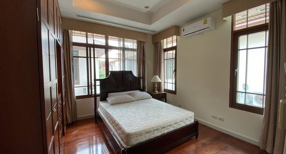 For rent and for sale 4 bedrooms house in Watthana, Bangkok