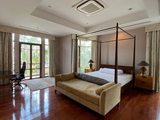 For rent and for sale 4 bedrooms house in Watthana, Bangkok