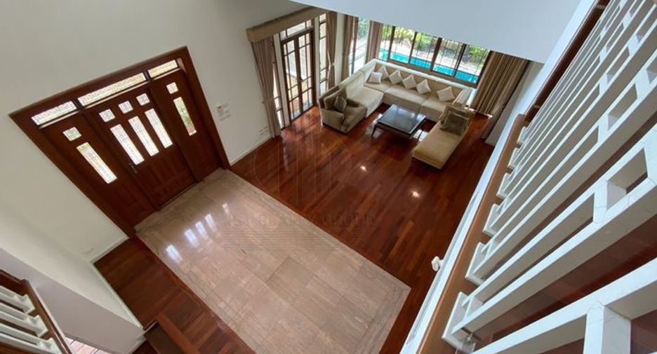 For rent and for sale 4 bedrooms house in Watthana, Bangkok