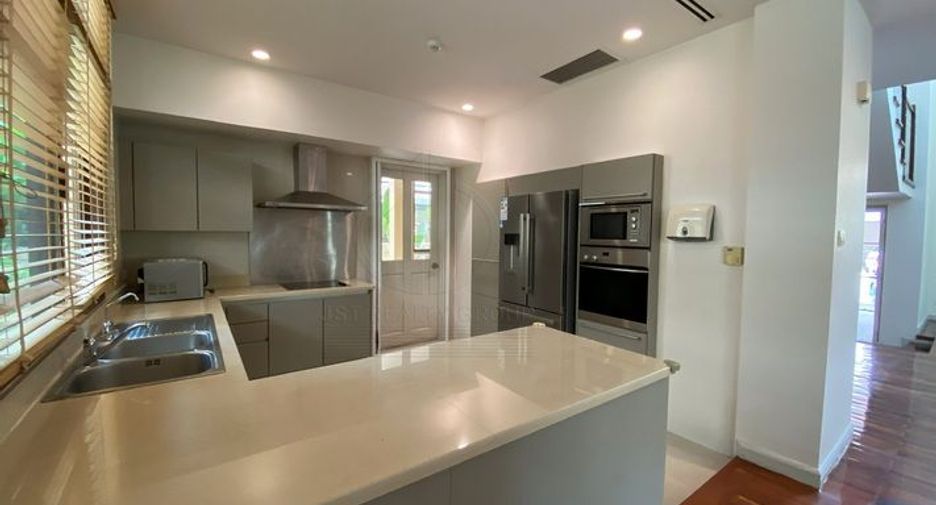 For rent and for sale 4 bedrooms house in Watthana, Bangkok