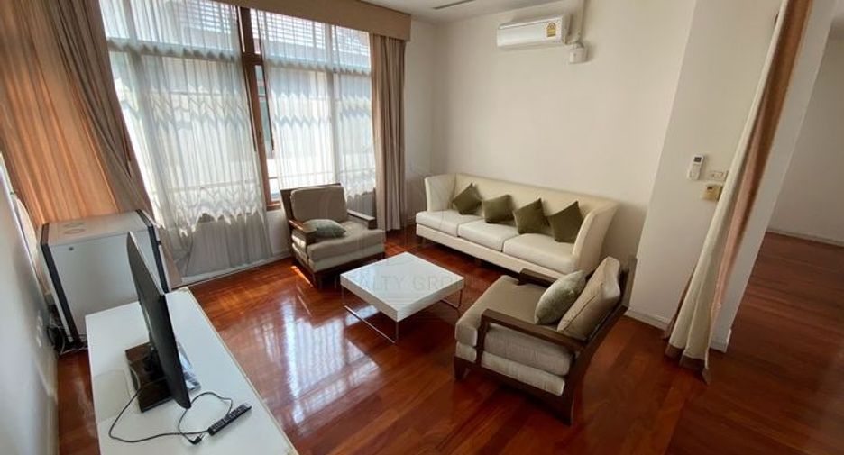 For rent and for sale 4 bedrooms house in Watthana, Bangkok