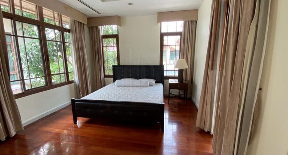 For rent and for sale 4 bedrooms house in Watthana, Bangkok