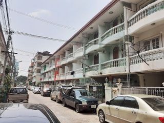 For sale 5 bed townhouse in Thawi Watthana, Bangkok