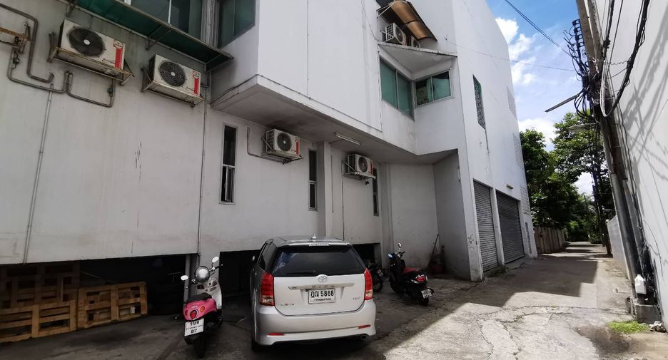 Grundstück zum Kauf in Watthana, Bangkok