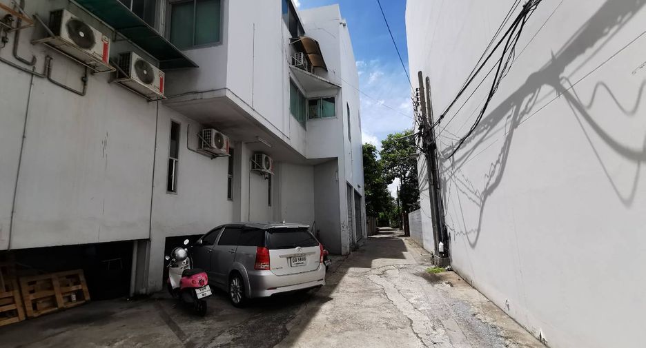 Grundstück zum Kauf in Watthana, Bangkok