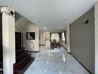 For sale 3 bed townhouse in Mueang Samut Sakhon, Samut Sakhon