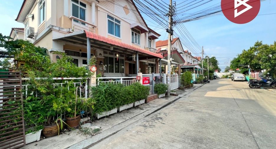 For sale 4 bed townhouse in Phra Samut Chedi, Samut Prakan