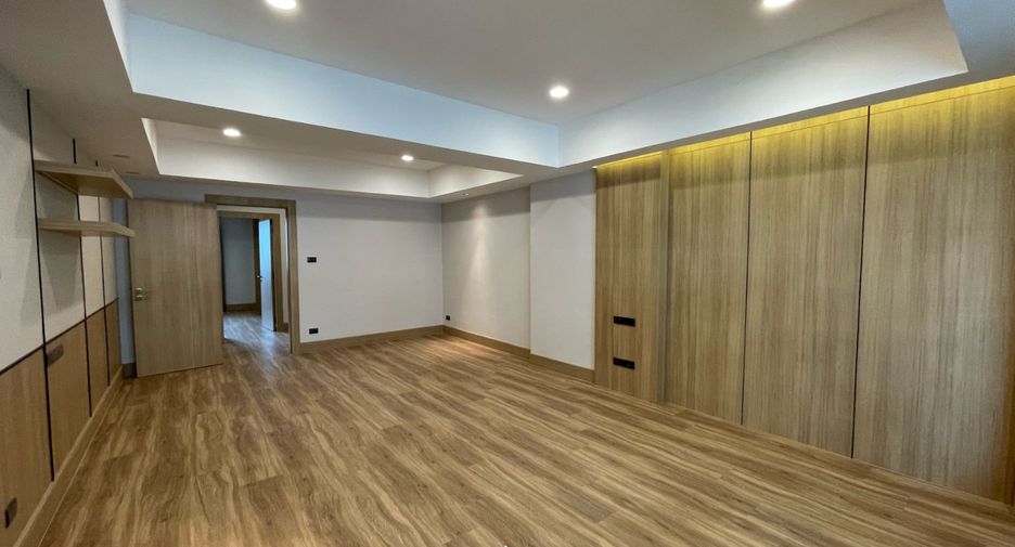 Apartamento en alquiler de 3 habitaciones en Khlong Toei, Bangkok
