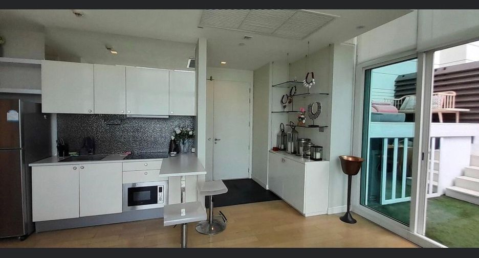 For rent 3 bedrooms condo in Bang Lamung, Chonburi