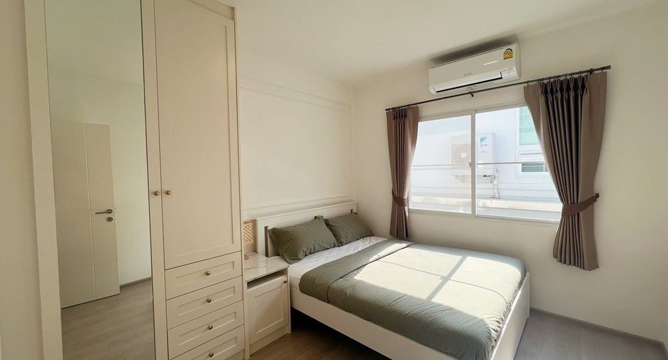 For rent 3 bedrooms townhouse in Prawet, Bangkok