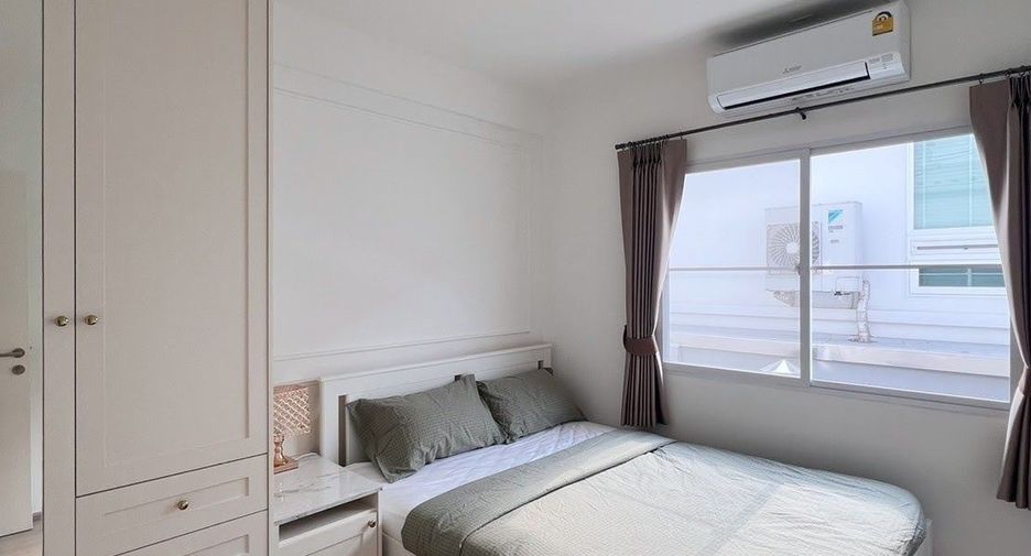 For rent 3 bedrooms townhouse in Prawet, Bangkok