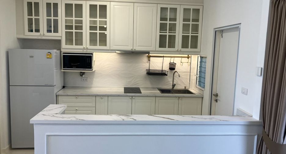 For rent 3 bedrooms townhouse in Prawet, Bangkok