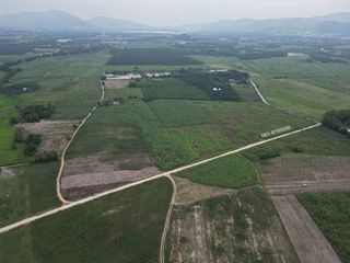 Продажа Участок в Ban Bueng, Чонбури