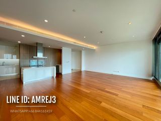 For rent 3 bedrooms condo in Pathum Wan, Bangkok