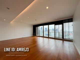 For rent 3 bedrooms condo in Pathum Wan, Bangkok