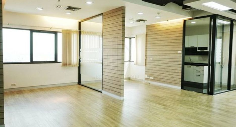 For rent 1 bed office in Watthana, Bangkok