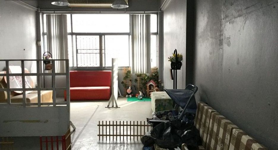 Gewerbefläche zum Kauf mit 2 Zimmer in Lak Si, Bangkok