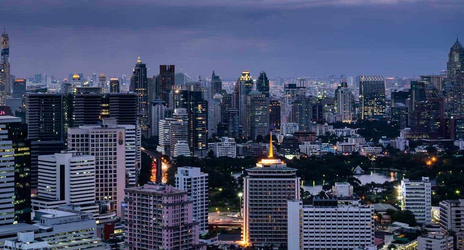 For sale 3 ベッドルーム condo in Sathon, Bangkok