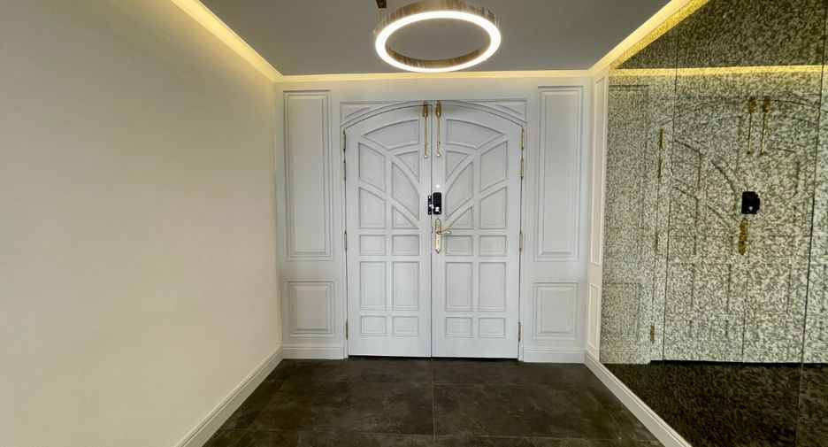 For rent 4 ベッドルーム condo in Khlong Toei, Bangkok