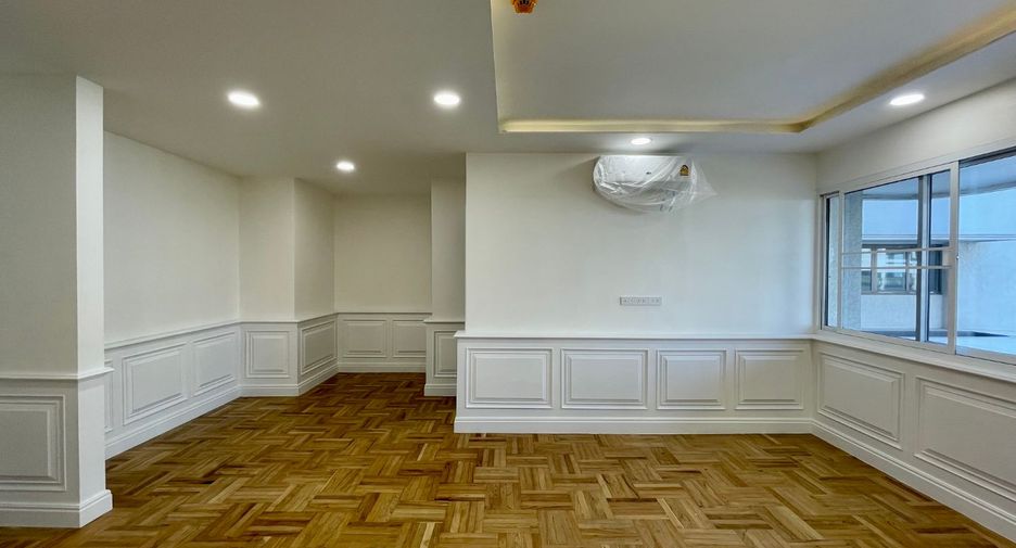 For rent 4 ベッドルーム condo in Khlong Toei, Bangkok