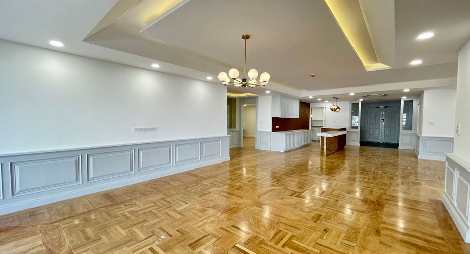 For rent 4 ベッドルーム condo in Khlong Toei, Bangkok