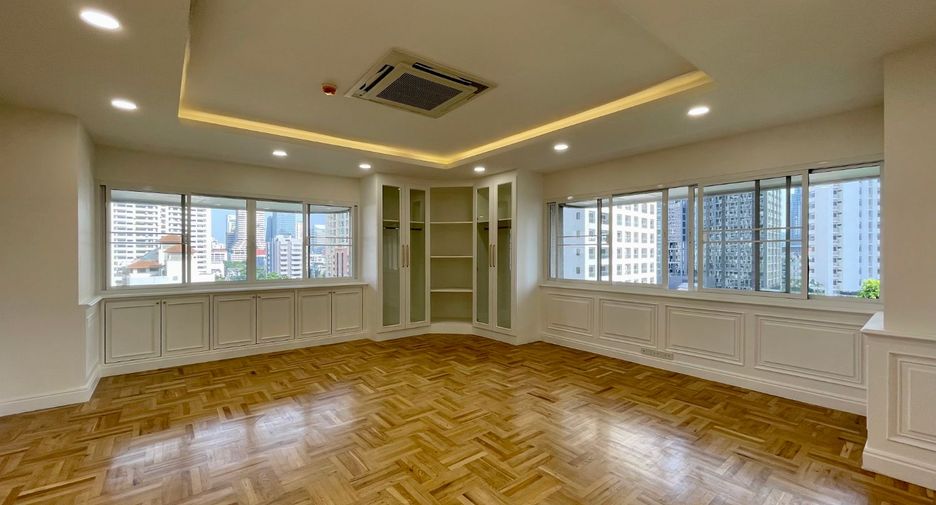 For rent 4 ベッドルーム condo in Khlong Toei, Bangkok