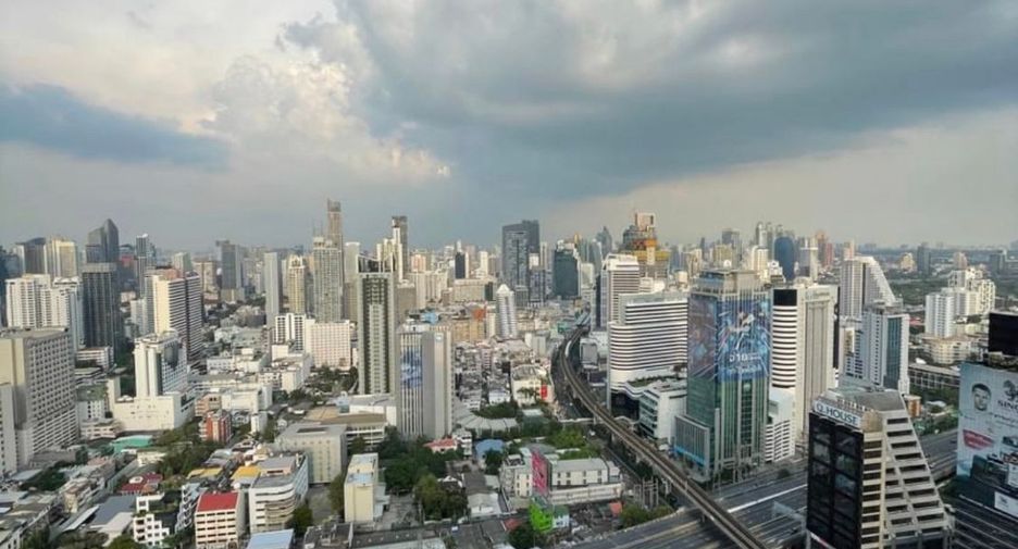 Wohnung zur Miete mit 2 Zimmer in Pathum Wan, Bangkok