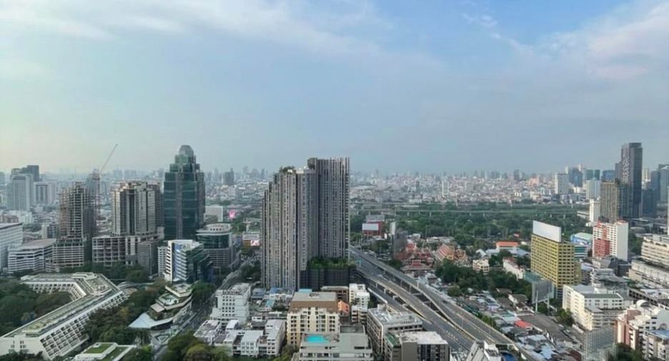 Wohnung zur Miete mit 2 Zimmer in Pathum Wan, Bangkok