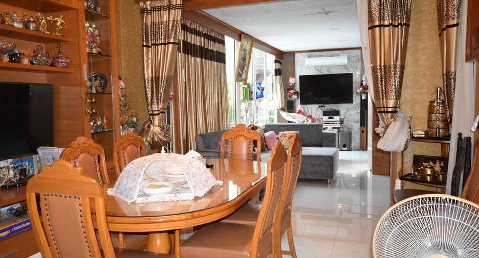 For sale 5 bedrooms apartment in Bang Na, Bangkok