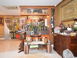 For sale 5 bedrooms apartment in Bang Na, Bangkok
