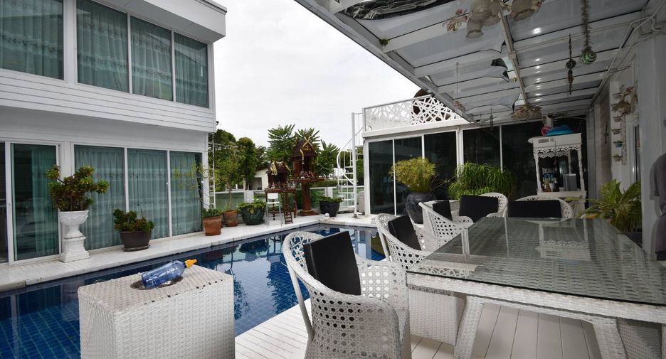 For sale 5 bedrooms apartment in Bang Na, Bangkok
