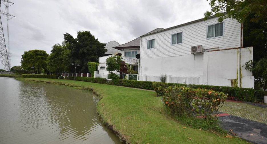 For sale 5 bedrooms apartment in Bang Na, Bangkok