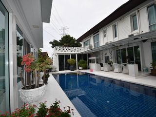 For sale 5 bedrooms apartment in Bang Na, Bangkok