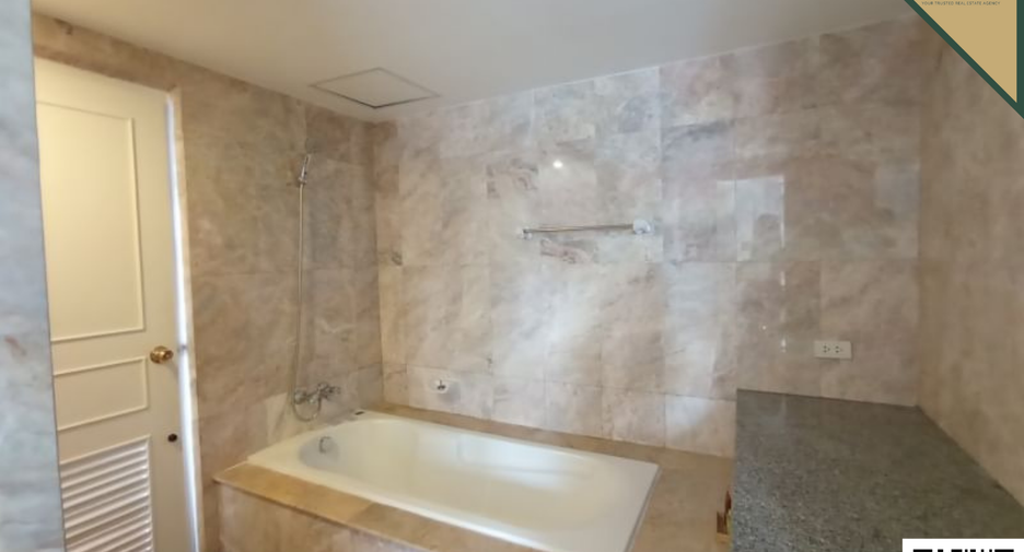 For sale 2 bedrooms condo in Watthana, Bangkok