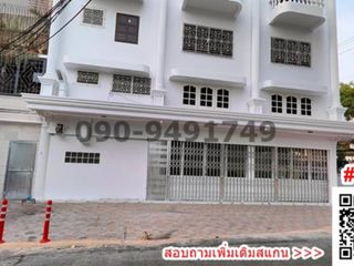 For rent 4 bed retail Space in Thon Buri, Bangkok