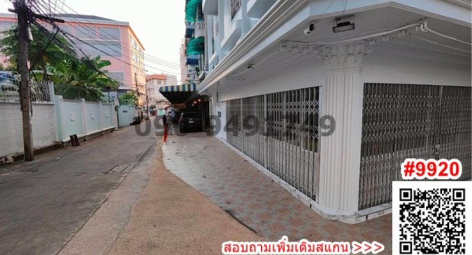 For rent 4 bed retail Space in Thon Buri, Bangkok