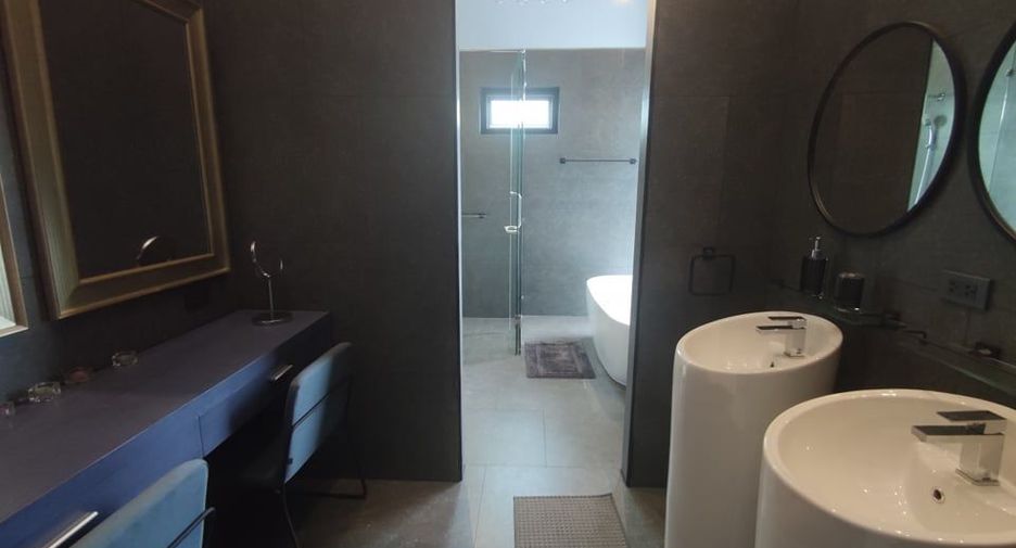For rent and for sale 3 bedrooms villa in Thalang, Phuket