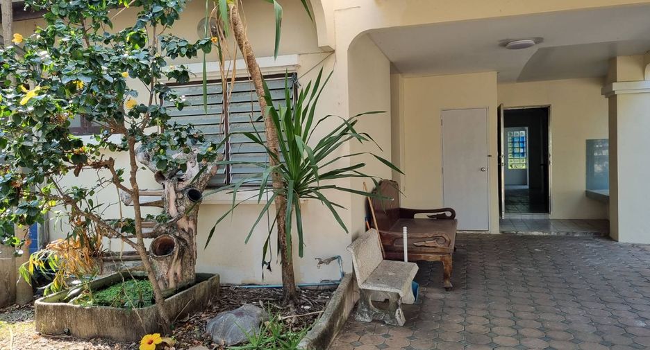 For sale 3 bedrooms house in Mueang Pathum Thani, Pathum Thani