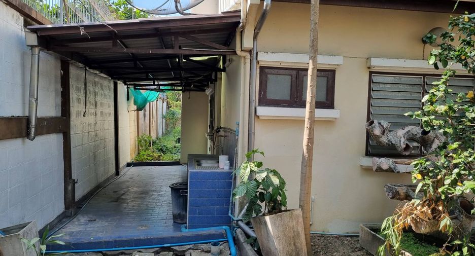 For sale 3 bedrooms house in Mueang Pathum Thani, Pathum Thani