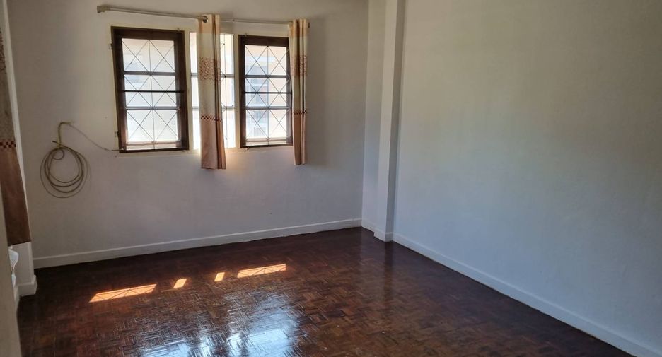For sale 3 bedrooms house in Mueang Pathum Thani, Pathum Thani