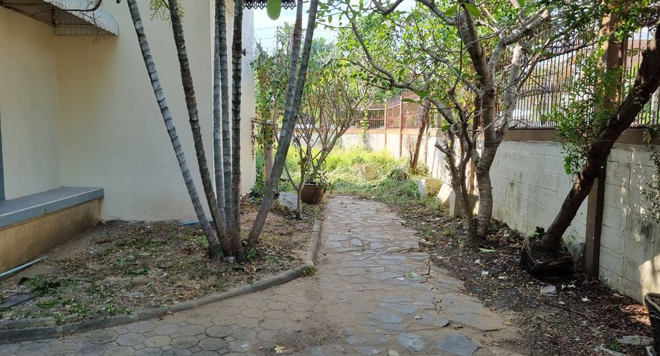 For sale 3 bedrooms house in Mueang Pathum Thani, Pathum Thani