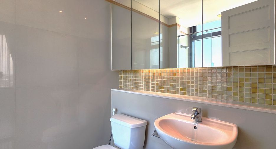 For rent and for sale 3 bedrooms condo in Khlong Toei, Bangkok