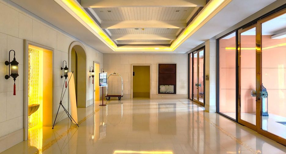 For rent and for sale 3 bedrooms condo in Khlong Toei, Bangkok