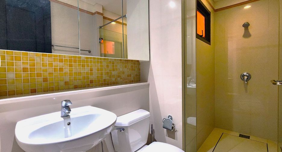 For rent and for sale 3 bedrooms condo in Khlong Toei, Bangkok