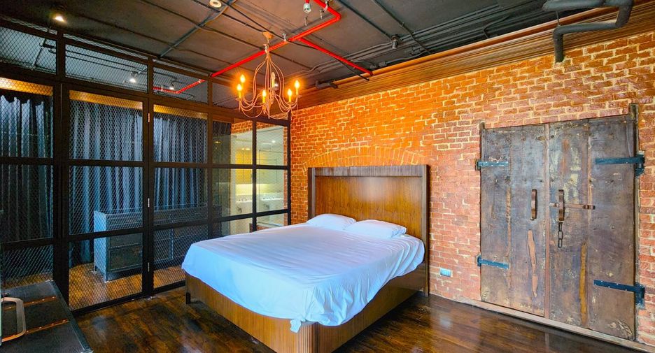 For rent and for sale 3 bedrooms condo in Khlong Toei, Bangkok