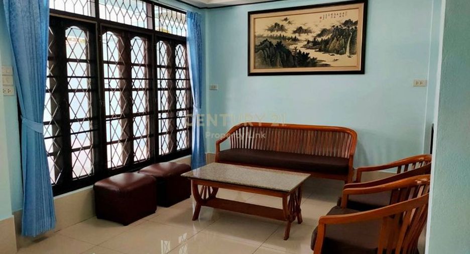 Reihenhaus zur Miete mit 3 Zimmer in Huai Khwang, Bangkok