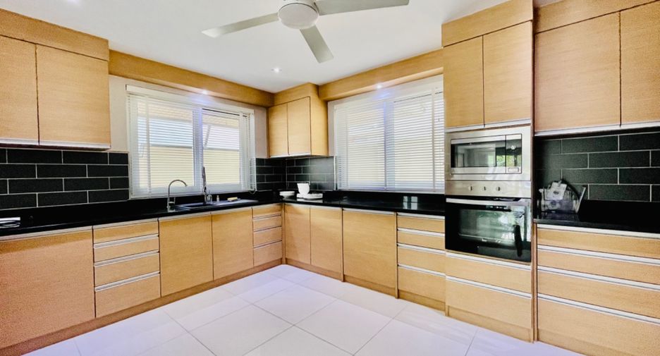 Villa zur Miete mit 4 Zimmer in Bang Lamung, Chonburi