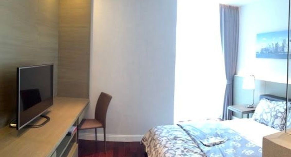 For rent 3 bedrooms condo in Pathum Wan, Bangkok