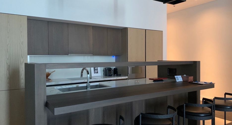 Condo en alquiler de 3 habitaciones en Sathon, Bangkok