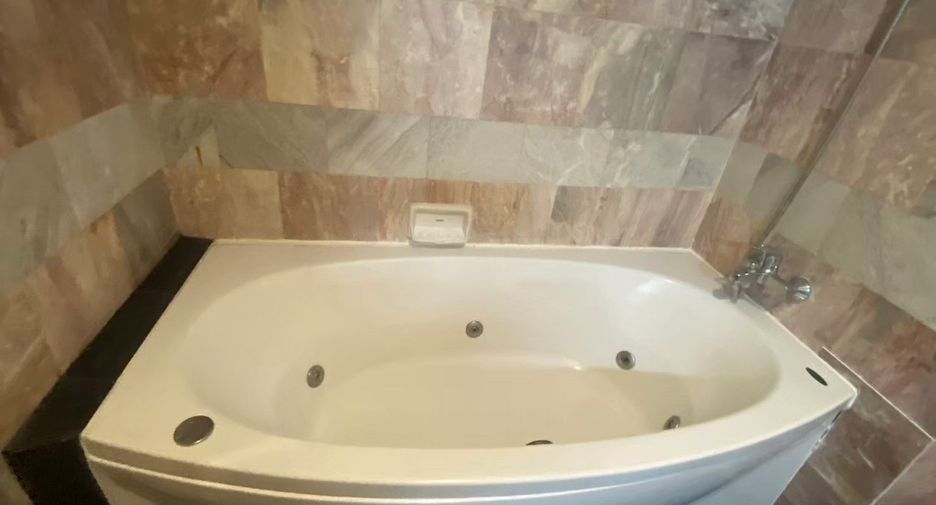 For rent and for sale 2 bedrooms condo in Khlong Toei, Bangkok